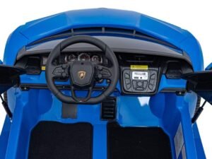 Mașină electrică pentru copii, design realist, spațiu de joacă pentru cei mici, model atractiv, jucarie de calitate.