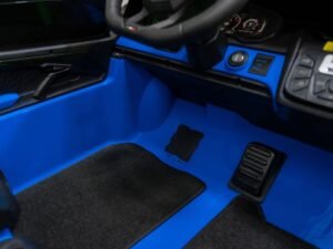 1. Interior mașină pentru copii, excepțional și sigur pentru joacă și aventură.