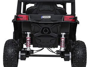 1. Mașină electrică pentru copii, model OFF ROAD, cu design robust și suspensie.