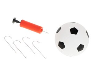 Balon umflat cu accesorii pentru joc, ideal pentru copii.