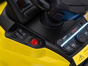 Jucarie electrica pentru copii, control cu butoane si display digital pentru jocuri.