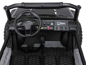 Jucărie mașinuță electrică pentru copii, realism și siguranță în joacă.