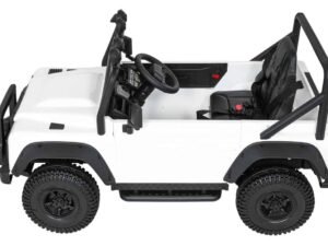 Mașinuță electrică pentru copii model off-road, perfect pentru aventuri în aer liber.