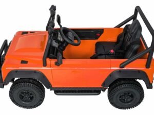 Mașinuță electrică pentru copii, model SUV, culoare portocalie, pentru joacă în curte și terenuri off-road.