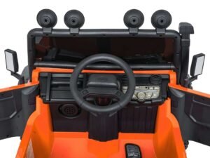 1. Volan și bord pentru mașinuță electrică pentru copii, culoare neagră și portocalie.