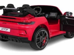 Mașinuță electrică pentru copii, model sport GT3, în culoare roșie cu detalii negre și interior modern.