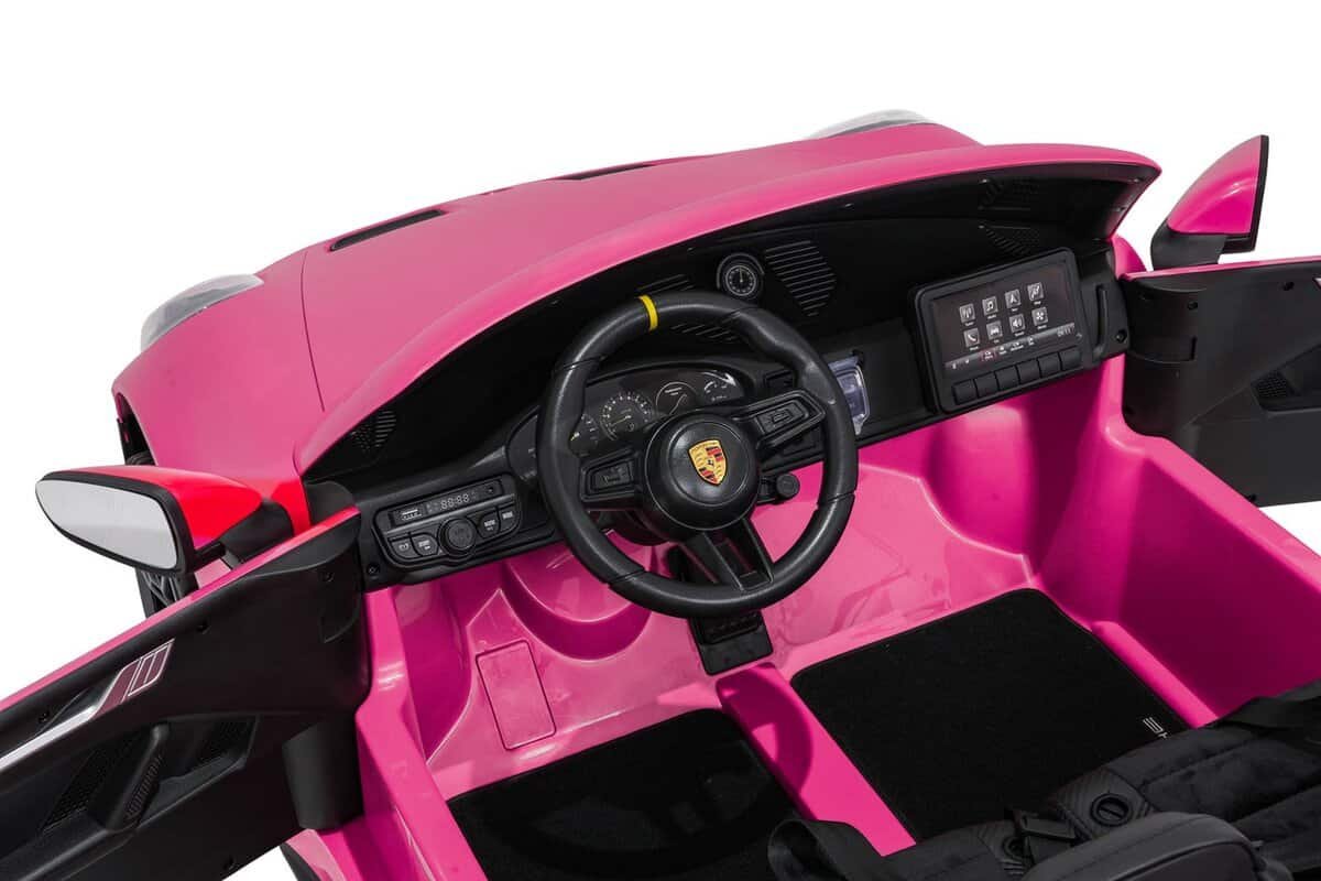 Volan și interior mașină sport Porsche pentru copii, design realist și distractiv.