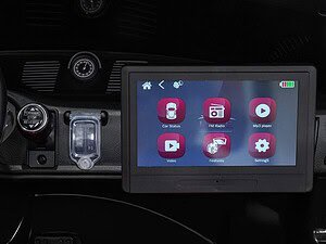 1. Sistem multimedia auto cu ecran tactil, radio FM, video și setări pentru mașină.