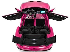 1. Teren de joacă din lemn pentru copii, cu design colorat și atractiv pentru grădiniță.