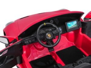 1. Jucarie mașină electrică sport pentru copii, cu volan și ecran LCD color, accesorie pentru joaca în curte.