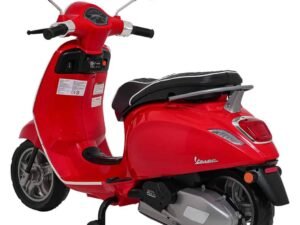 1. Motocicletă electrică pentru copii, model Vespa roșie, jucărie sigură și distractivă.
