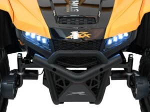 1. Mașină electrică pentru copii cu design sportiv și lumini LED, pentru distracție sigură.