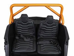 1. Fotografie cu scaune din mașină pentru copii, confortabile și sigure pentru joacă.