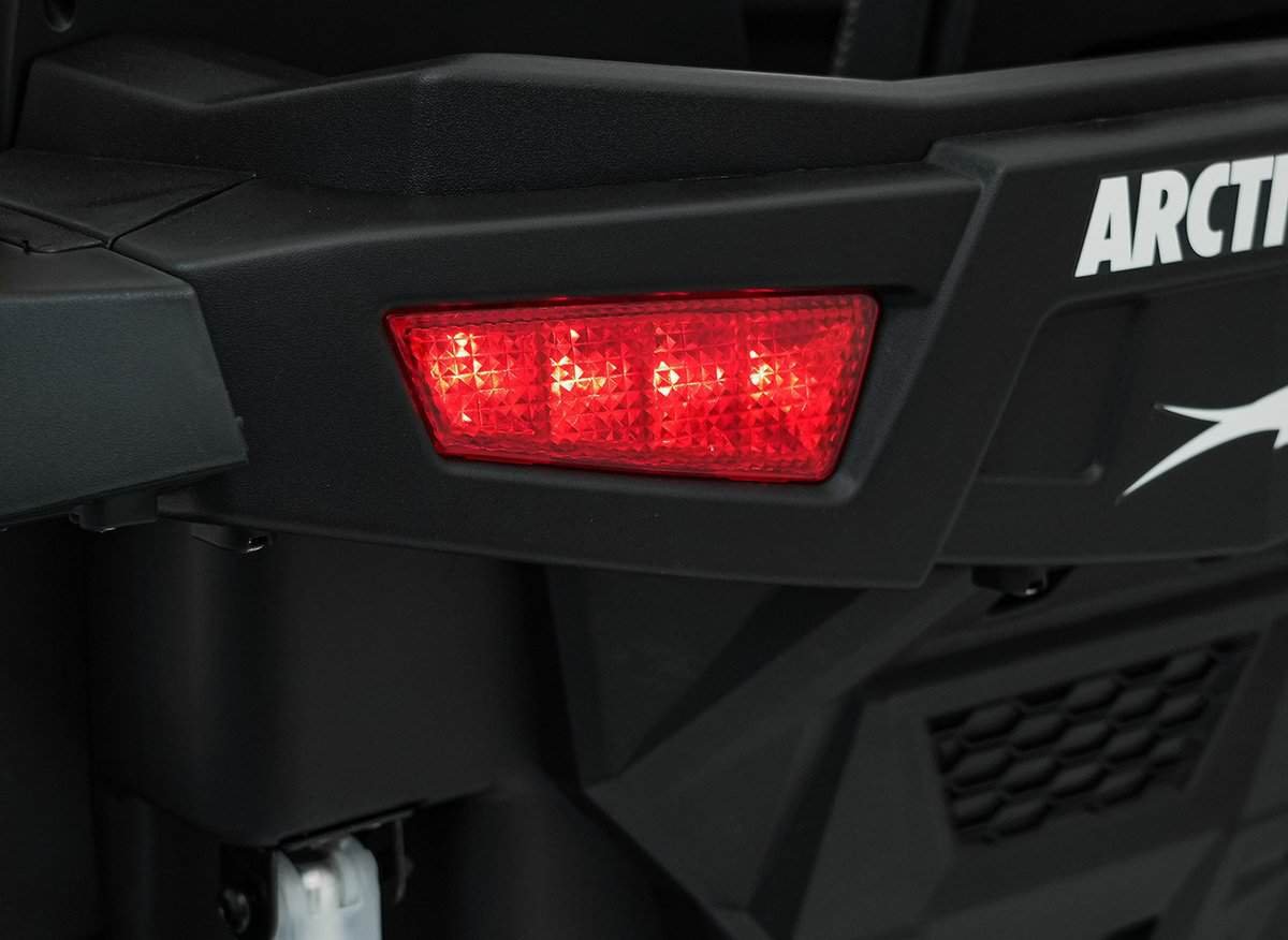 1. Lumină roșie de siguranță pe ATV-uri și vehicule off-road.