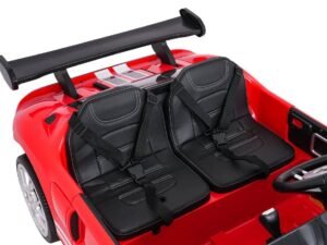 1. Fotoliu auto pentru copil, sigur și confortabil în mașinuță electrică pentru joacă.