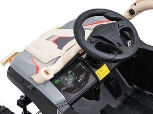 1. Jucărie mașinuță electrică pentru copii, cu bord digital și volan ergonomic.