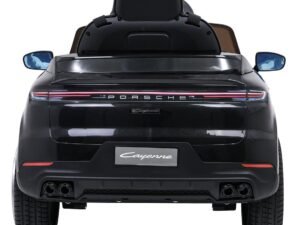 1. Mașină Porsche Cayenne decapotabilă, neagră, stil modern și elegantă.