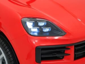 Lampă far auto sport car, nouă, modernă, lumina albă, decor pentru mașini, accesoriu auto rafinat.