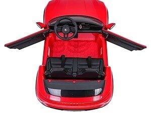 Mașină electrică pentru copii roșie, stil sport, perfectă pentru joaca și aventură.