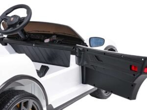 Mașinuță electrică pentru copii, model de mașină sport albă, jucărie de lux pentru cei mici.