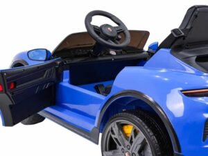 Jucarie mașină electrică pentru copii, sportivă, cu volan și scaun ergonomic, ideală pentru joacă în exterior.