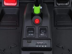 Buton pornire și control pentru mașinuțe electrice pentru copii.