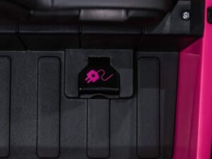 Echipament pentru încărcare și conectare a jucăriilor electronice în cadrul Casei Jucăriilor.